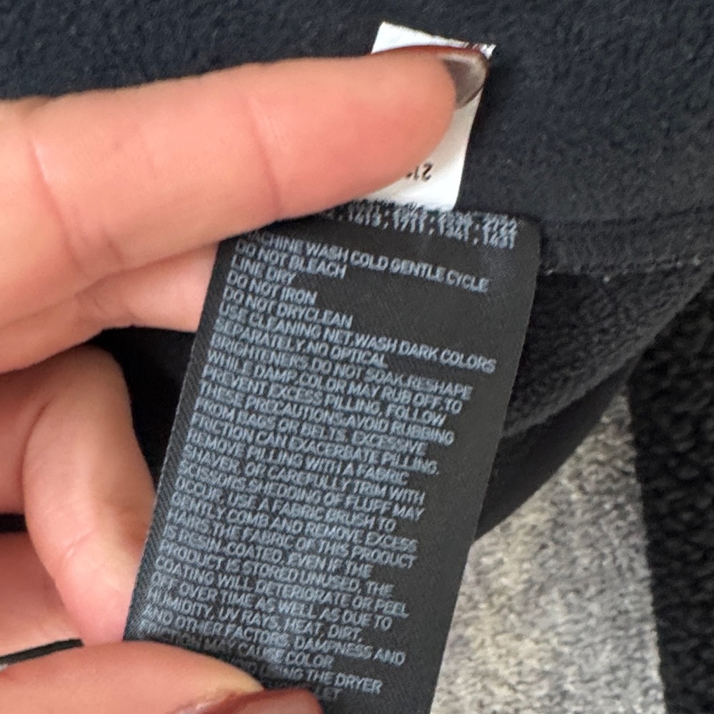 Uniqlo Black Cropped Teddy Jacket - Picture 3 of 4